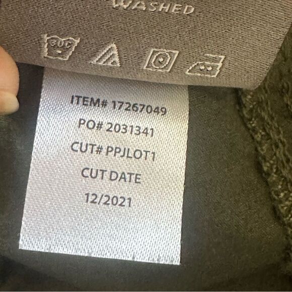 Torrid Stretch Poplin Cargo Shorts Olive Green Size 26 - Picture 9 of 9